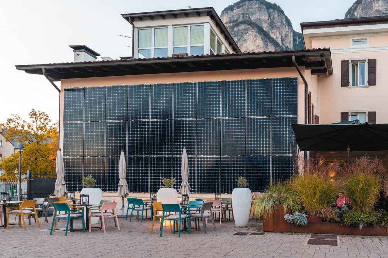 Albergo Caffe Centrale เมซโซโคโรนา ภายนอก รูปภาพ